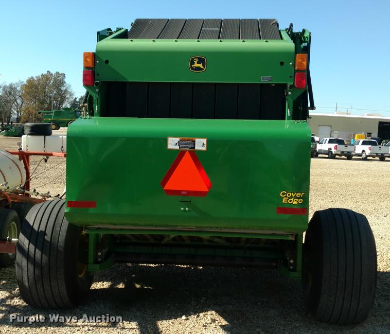 image for item DA4400 2007 John Deere 568 round baler