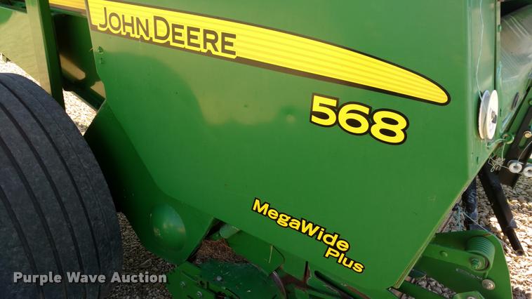 image for item DA4400 2007 John Deere 568 round baler