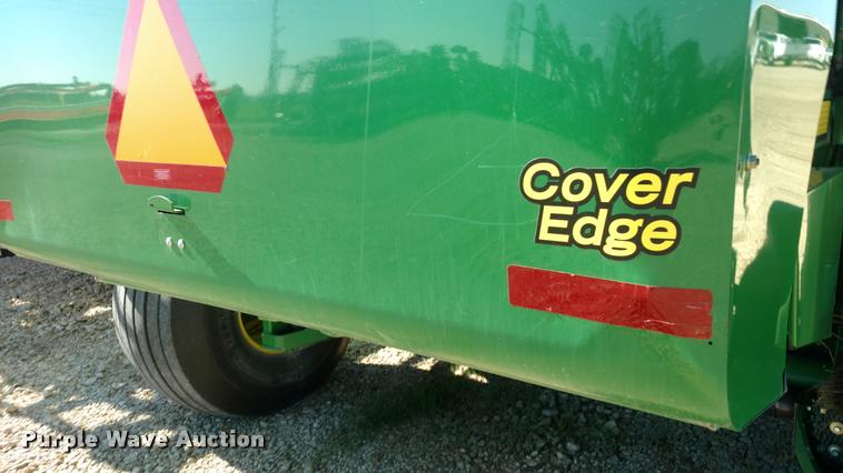 image for item DA4400 2007 John Deere 568 round baler