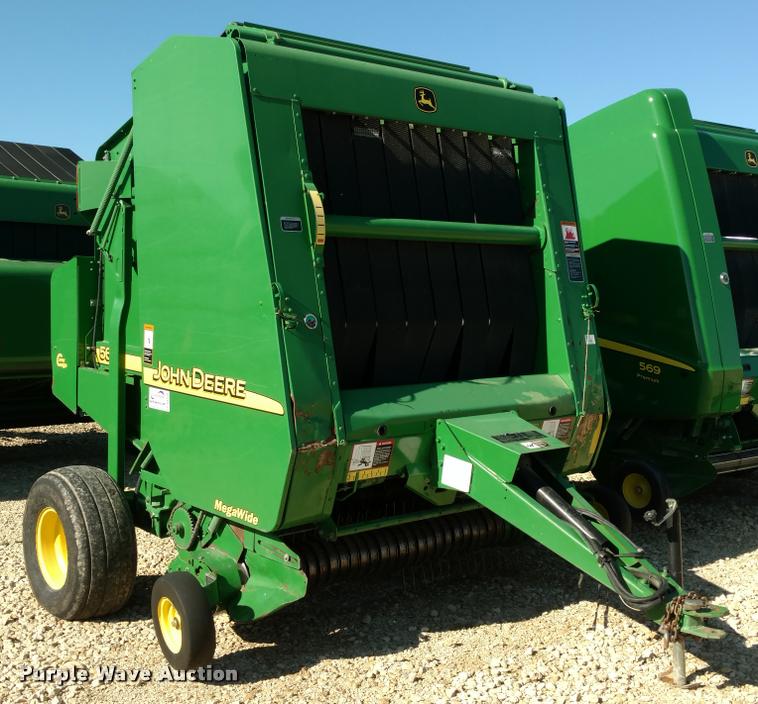 image for item DA4401 2006 John Deere 567 round baler
