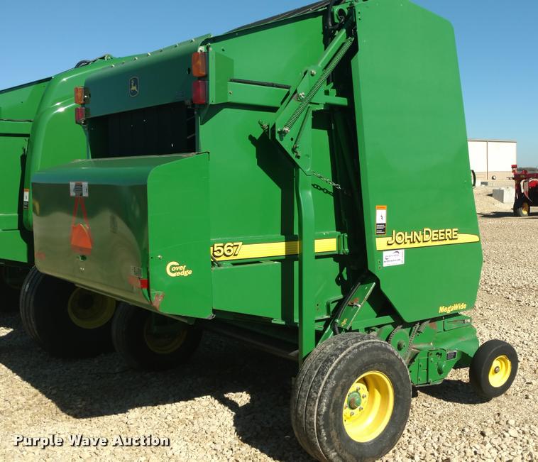 image for item DA4401 2006 John Deere 567 round baler