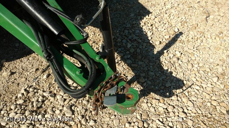 image for item DA4401 2006 John Deere 567 round baler