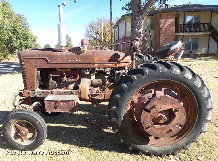 image for item DA4746 1942 Farmall M tractor
