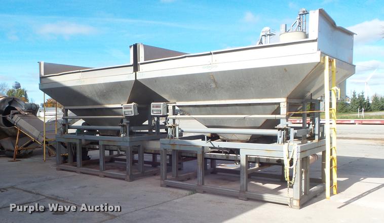 image for item DB3627 Doyle blender with hoppers and conveyor