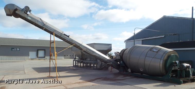 image for item DB3627 Doyle blender with hoppers and conveyor