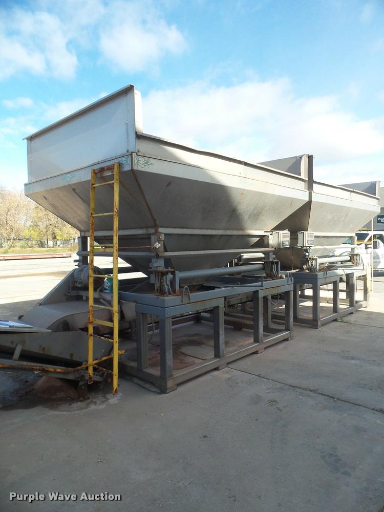 image for item DB3627 Doyle blender with hoppers and conveyor