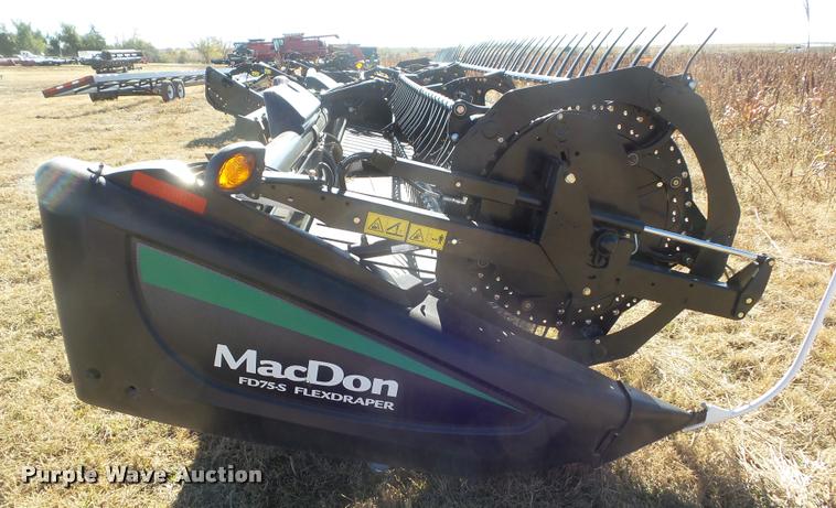 image for item DB3633 2016 MacDon FD75-5 flex head