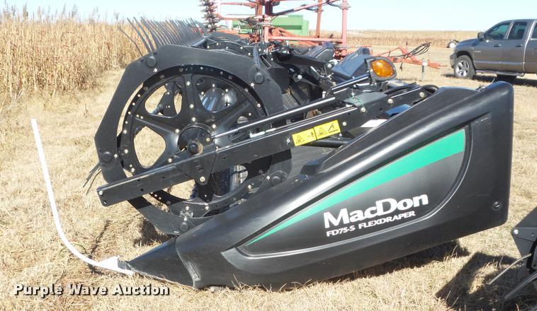 image for item DB3633 2016 MacDon FD75-5 flex head