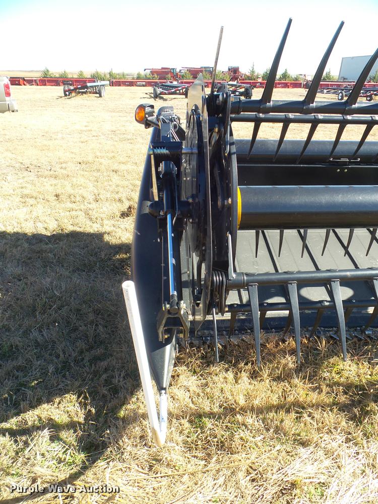 image for item DB3633 2016 MacDon FD75-5 flex head