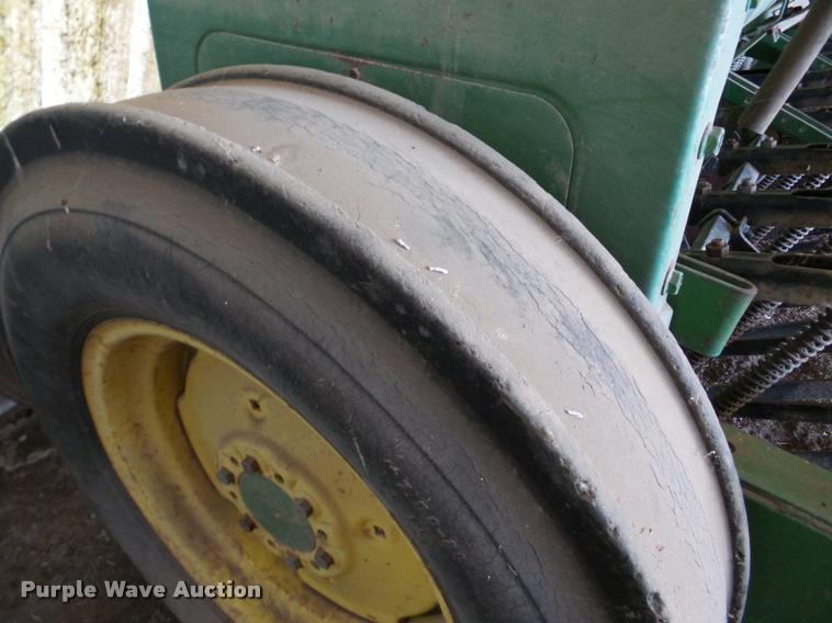 image for item DB5250 John Deere 8200 grain drill
