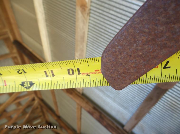 image for item DB5252 International Vibrashank field cultivator