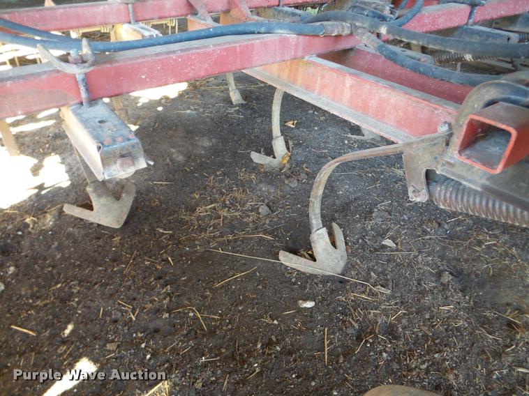 image for item DB5252 International Vibrashank field cultivator