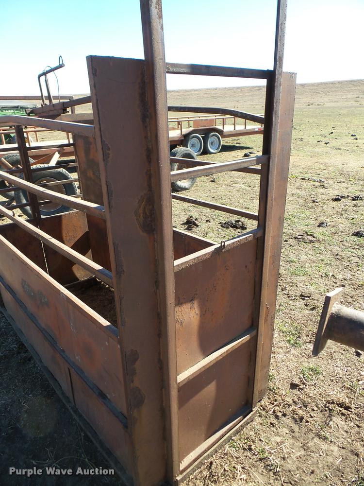 Roping chute in Cedar Point, KS Item DB5258 sold Purple Wave