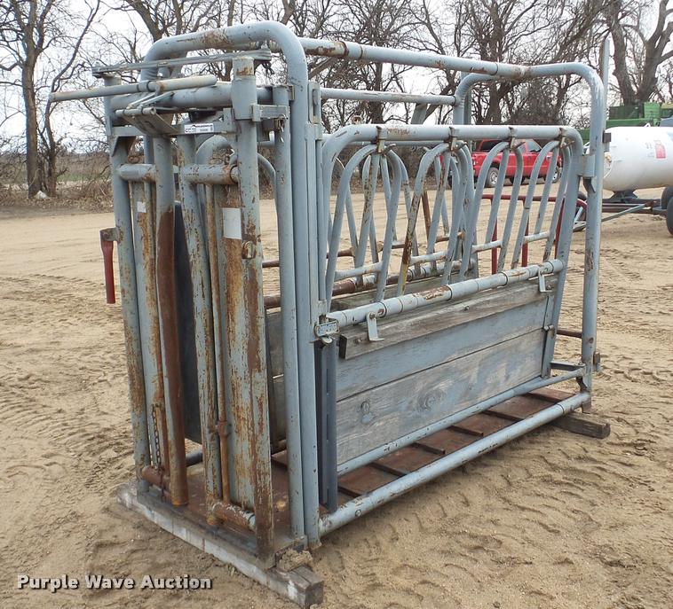 image for item DG9080 Squeeze chute