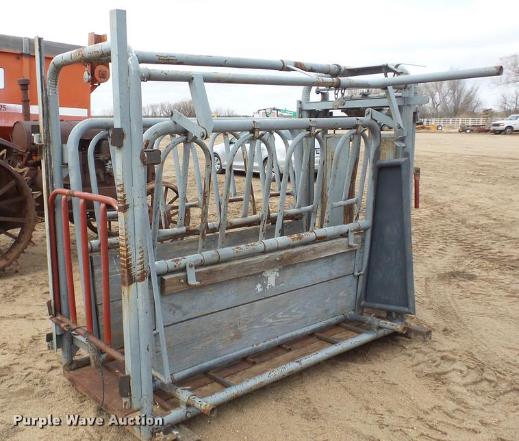 image for item DG9080 Squeeze chute