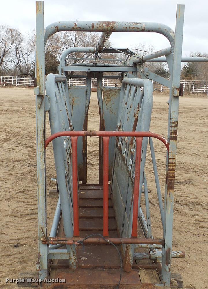 image for item DG9080 Squeeze chute