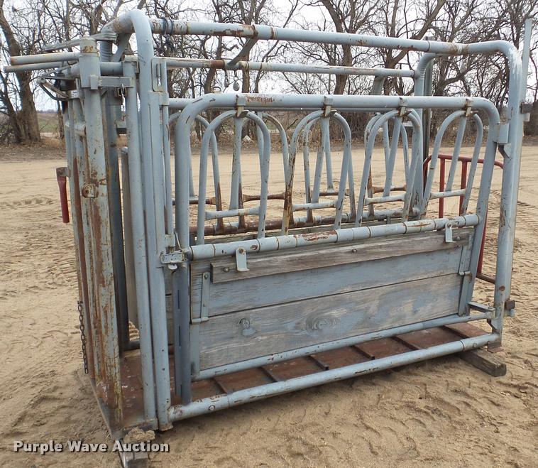 image for item DG9080 Squeeze chute