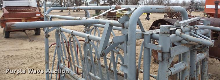 image for item DG9080 Squeeze chute