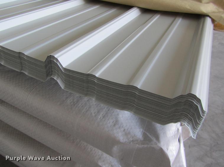 image for item F1530 (70) sheets of metal siding/roofing