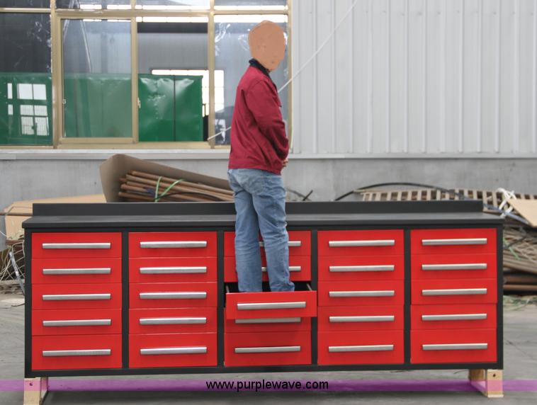 image for item F1595 Steel work bench