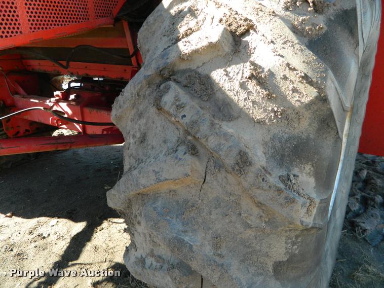 image for item J5028 1985 Massey-Ferguson 860 combine