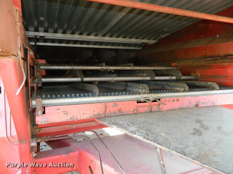 image for item J5028 1985 Massey-Ferguson 860 combine