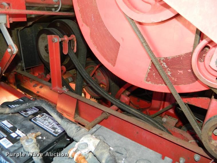 image for item J5028 1985 Massey-Ferguson 860 combine