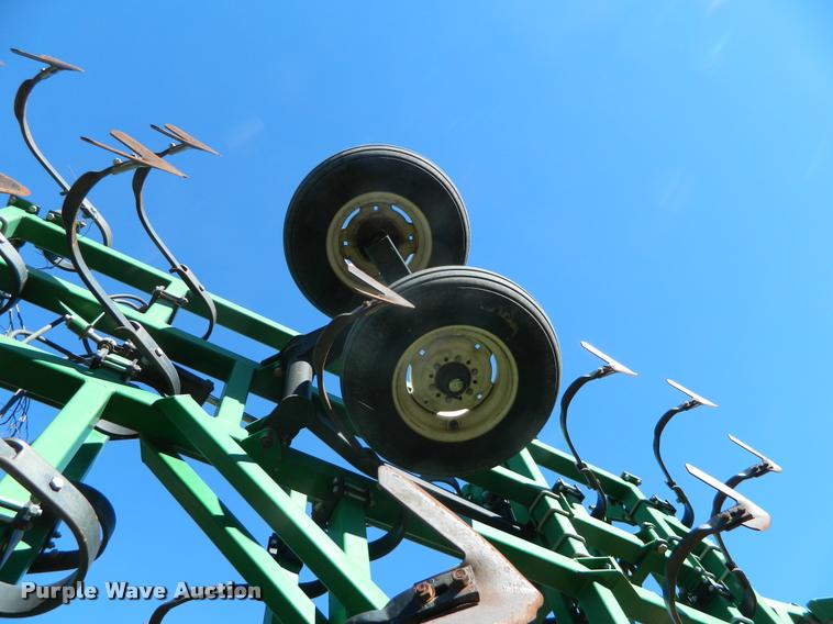image for item J5029 2006 Great Plains 7560 field cultivator