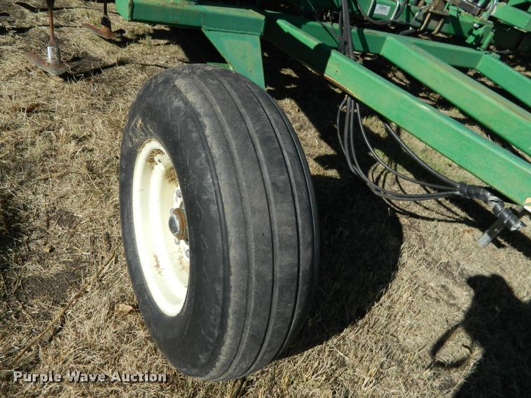 image for item J5029 2006 Great Plains 7560 field cultivator