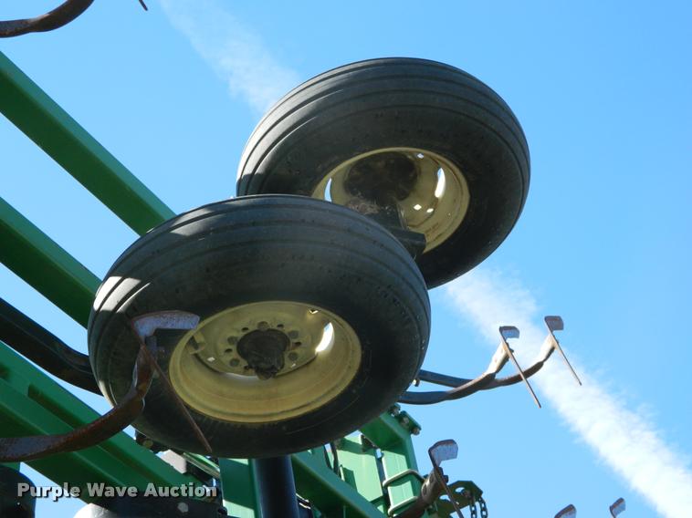 image for item J5029 2006 Great Plains 7560 field cultivator