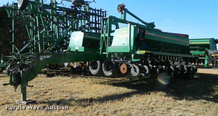 image for item J5030 2004 Great Plains 4000 3S grain drill