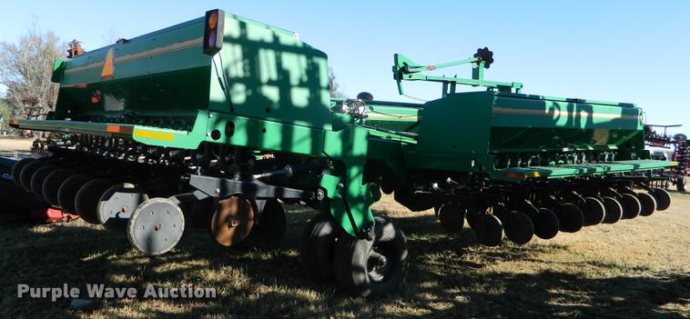 image for item J5030 2004 Great Plains 4000 3S grain drill