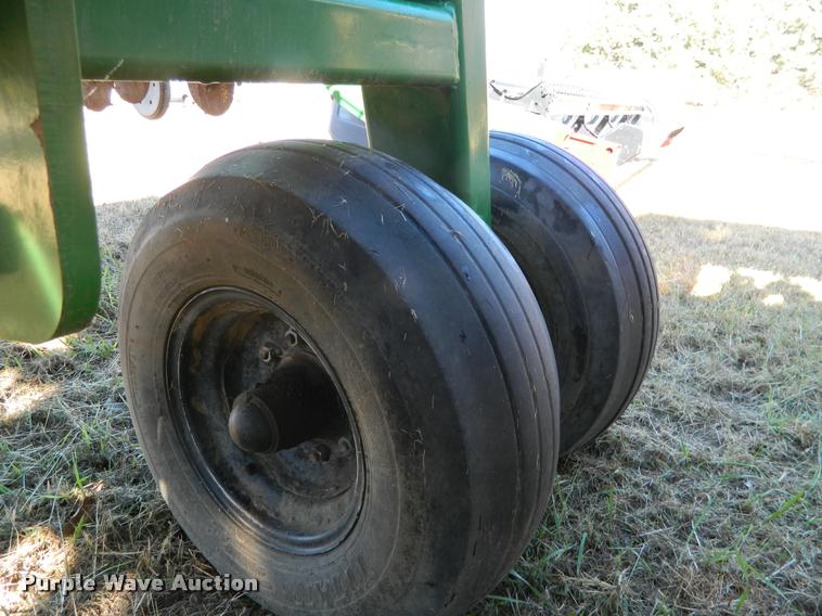 image for item J5030 2004 Great Plains 4000 3S grain drill