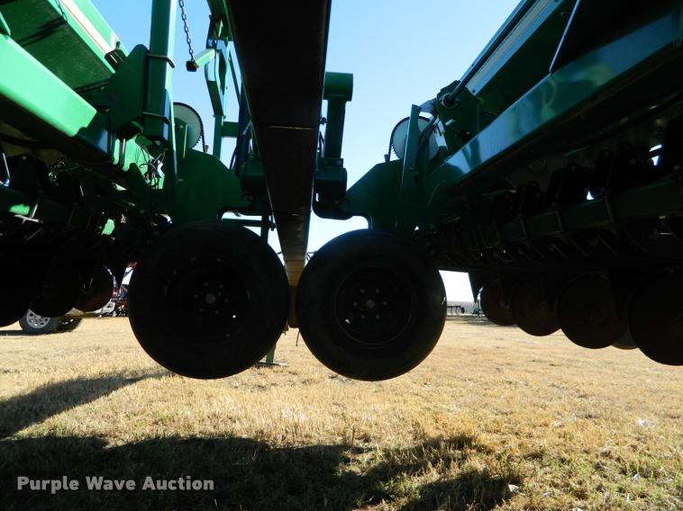 image for item J5030 2004 Great Plains 4000 3S grain drill