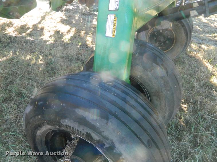 image for item J5030 2004 Great Plains 4000 3S grain drill