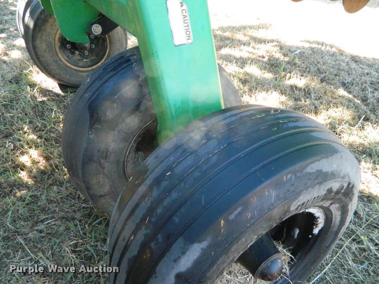 image for item J5030 2004 Great Plains 4000 3S grain drill