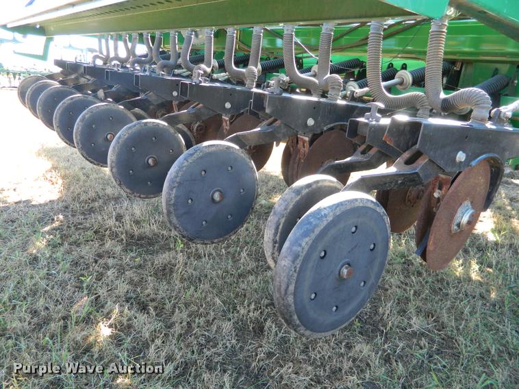 image for item J5030 2004 Great Plains 4000 3S grain drill