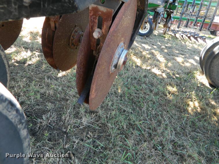 image for item J5030 2004 Great Plains 4000 3S grain drill