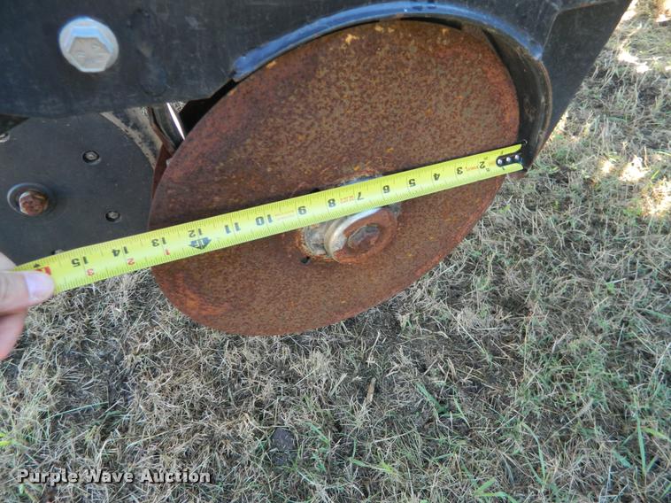 image for item J5030 2004 Great Plains 4000 3S grain drill