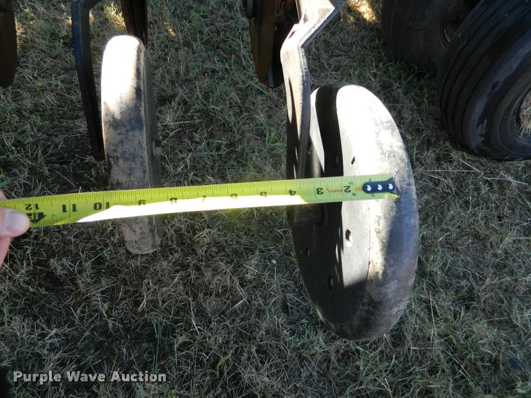 image for item J5030 2004 Great Plains 4000 3S grain drill