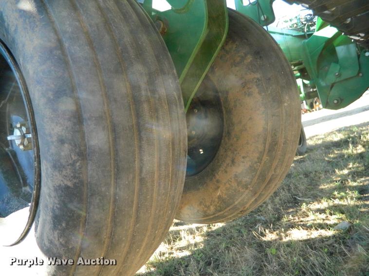 image for item J5030 2004 Great Plains 4000 3S grain drill