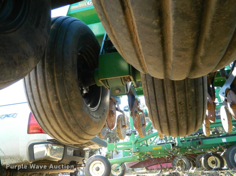 image for item J5030 2004 Great Plains 4000 3S grain drill