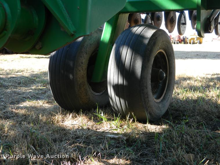 image for item J5030 2004 Great Plains 4000 3S grain drill