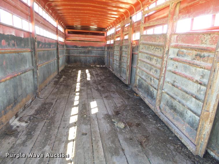 image for item K5164 1989 Travalong livestock trailer