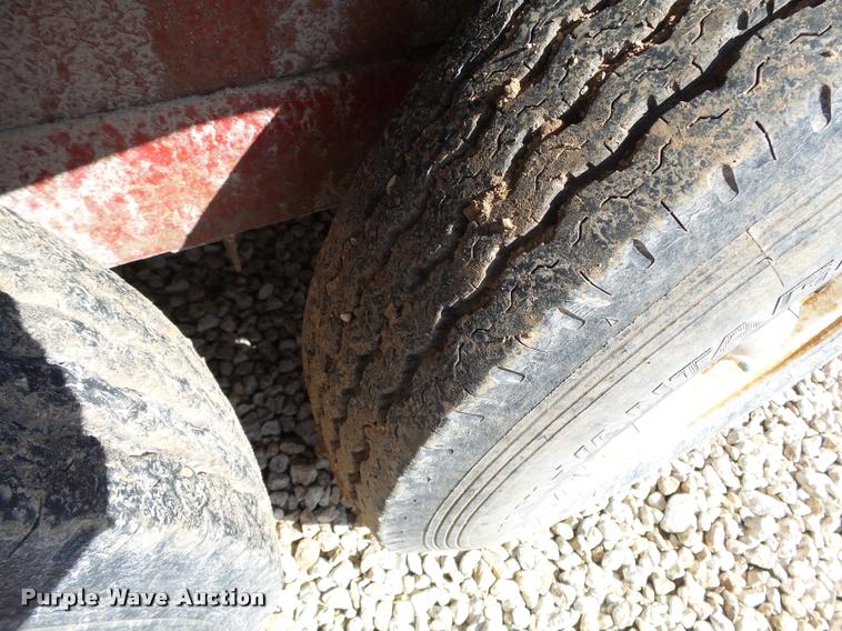 image for item K5164 1989 Travalong livestock trailer