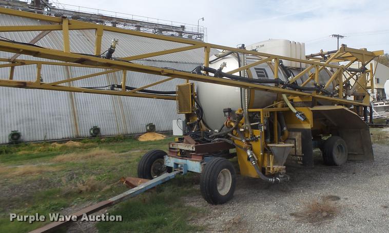 image for item K5541 2006 Ag-Chem 1800 sprayer bed