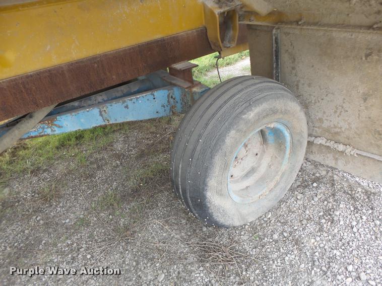 image for item K5541 2006 Ag-Chem 1800 sprayer bed