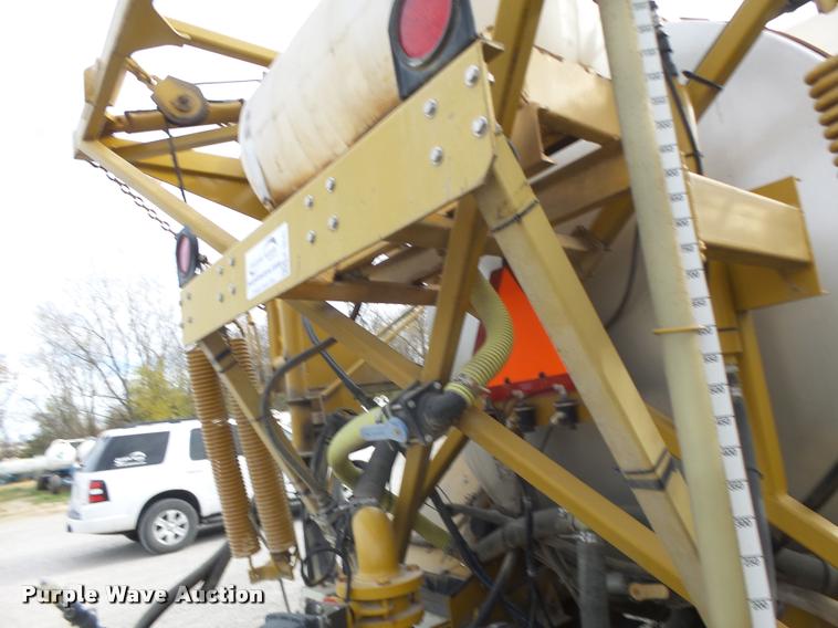 image for item K5541 2006 Ag-Chem 1800 sprayer bed