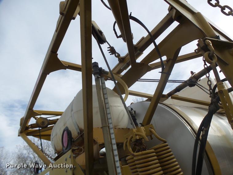 image for item K5541 2006 Ag-Chem 1800 sprayer bed