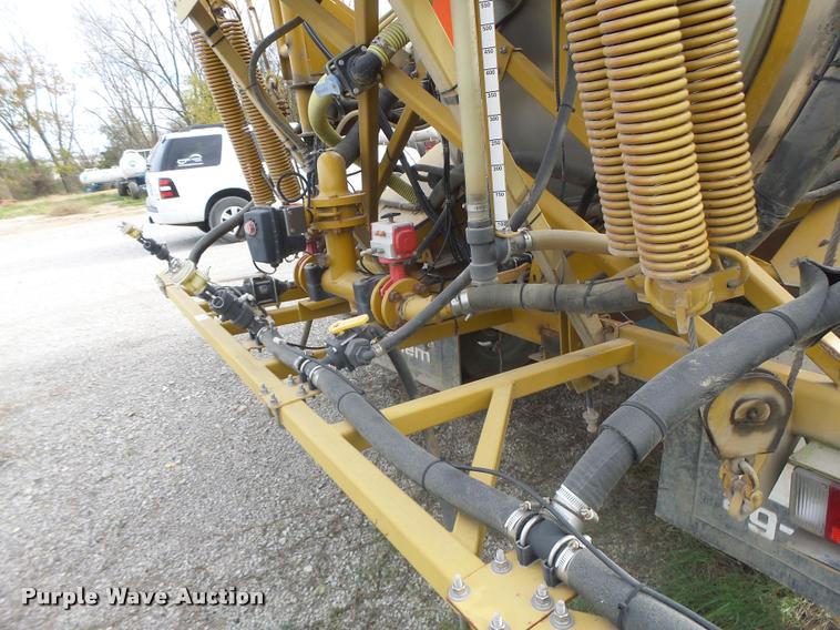 image for item K5541 2006 Ag-Chem 1800 sprayer bed